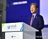 폐회 연설하는 강주명 국제가스연맹 회장