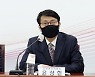 윤상현 "민주당 기성세력, 26살 女대표 항복선언 받아내"