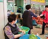 계산시장 상인들에게 지지 호소하는 이준석 대표