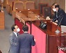 국회, 추경 본회의 29일로 재연기..尹 성토에 민주당 '반발'[상보]