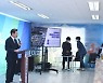이재명 측 "선거사무소 방문객, 60대 女유튜버에 폭행 당해"