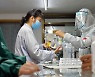 코로나 의심 환자 8만, 사망은 '0'?..신뢰 떨어지는 북한 통계