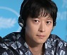 '브로커' 강동원 "아이유는 너무 좋은 배우, 송강호는 연기 장인" (칸 현장 인터뷰)