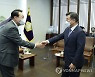 [1보] 尹대통령 "여야 지도부 면담, 추경안 통과하면 언제든 용의"