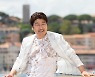 [속보] '브로커' 송강호, 칸 영화제 남우주연상 수상..韓 최초