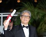 '칸 수상' 박찬욱-송강호, "한국영화가 해외에서 주목받는 이유는.."[SS칸인터뷰]