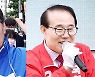 文대통령도 못피했다..시험대 선 이재명의 '다윗과 골리앗' 싸움