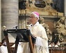 [속보] 교황, 유흥식 대주교 추기경 임명..한국 성직자 네 번째