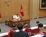북한, 발열자 이틀째 10만명 아래..김정은 정치국회의 소집(종합)