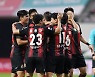 [포토]팔로세비치의 선제골에 기뻐하는 FC서울