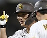 MLB 김하성 4경기 연속 안타..시즌 10번째 멀티히트까지