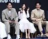 [포토] 김태리-김우빈, 소지섭 답변에 웃음이 빵!