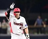 [포토] 나성범 '8회 승부를 뒤집는 1타점 2루타'