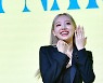 솔로데뷔 나연, 무반주 안무 선보이며[포토]