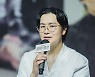 '최종병기 앨리스' 서성원 감독 "피흘리는 10대 그리고 싶어서 쓴 작품"