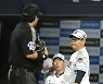 [MD포토] 김태형 감독 '이게 볼이라고?'