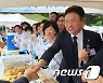 백선엽장군 2주기서 이준석 당대표 맞이하는 이철우 경북지사