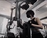 아이키인줄.. '벌크업' 이유리, 한달간 곡기 끊고 만들었다는 몸매[★SNS]