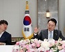 [데일리안 오늘뉴스 종합] 尹대통령·이준석, '비공개 회동' 가졌나?..양측 입장 엇갈려 논란, "오늘이 제일 싸다"..이번주 리터당 휘발유 35원·경유 45원↑ 등