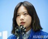 폭력적 팬덤과 결별, 박지현..'문파 책임론' 제기