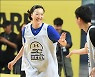 삼성 최진영 사무국장·삼성생명 이미선 코치 12년만에 득녀, 당분간 안정 취한다