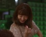 윤소이, 첫방부터 팔색조 매력 폭발..장르불문 연기력 입증 ('마녀는 살아있다')