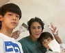 정태우, 훈남 두 아들과 ♥아내 위한 페인트칠..사랑꾼 남편