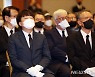 尹엔 외면·윤핵관엔 치이고.. '사면 초가' 몰린 이준석