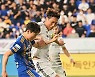 VAR 후 번복된 엄원상의 골 [사진]