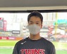 '역대 최초' 안타→실책 "내가 잘 했으면 없었을 일인데.."