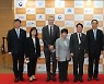 기념촬영하는 SK바이오사이언스 글로벌포럼 참석자들