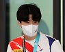 세계선수권대회 은메달 손에 꼭 쥔 황선우
