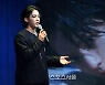 [포토]정규 2집 앨범 소개하는 비투비 민혁(HUTA)