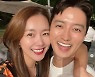 소이현♥인교진, 미소까지 닮아가는 '9년 차 부부'..여전히 꿀 뚝뚝
