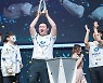DRX, 무실 세트·3연속 우승..韓 최강 재입증