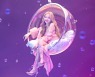 '트와이스 나연', 타이틀곡 'POP!' MV 비하인드 공개!