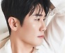 영탁, 첫 정규 앨범 'MMM'의 댄디한 포토 공개