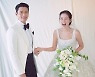 손예진♥현빈 "임신했어요..몸 변화 느껴져"