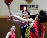[JB포토] 수원대 강민지 '다 비켜'