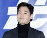 베드신을 옷 입고?.. '종이의 집' 유지태, OOO 때문