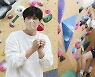 "선호가 선호했다".. '활동재개' 김선호 근황, '밝은 눈웃음'