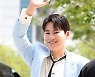 김희재 소속사 "출연료 미지급" VS 공연기획사 "12일째 연락두절"
