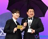 [T포토] 이찬원-김준현 '왕중왕전 우승자는 누구?'