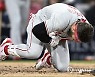 지난해 NL MVP 하퍼, 156km 강속구에 엄지손가락 골절