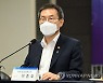 이종호 장관 '아들 공저자' 표절논문 논란에 "조사 지켜봐야"