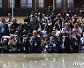 美관리 "G7 정상들, 中 '비시장적 무역행위' 규탄 성명 발표 예정"