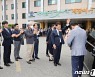 김병우 충북교육감 퇴임.."학생들, 꿈을 향해 도전하라"