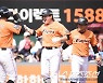 9연패 끊은 만루홈런 정은원, 2할2푼 타율로 끝나지 않는다
