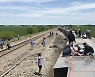 美 미주리서 암트랙 열차, 트럭 충돌로 탈선..최소 3명 사망
