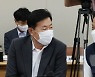 최저임금 법정시한 하루 앞두고..노사 줄다리기 팽팽